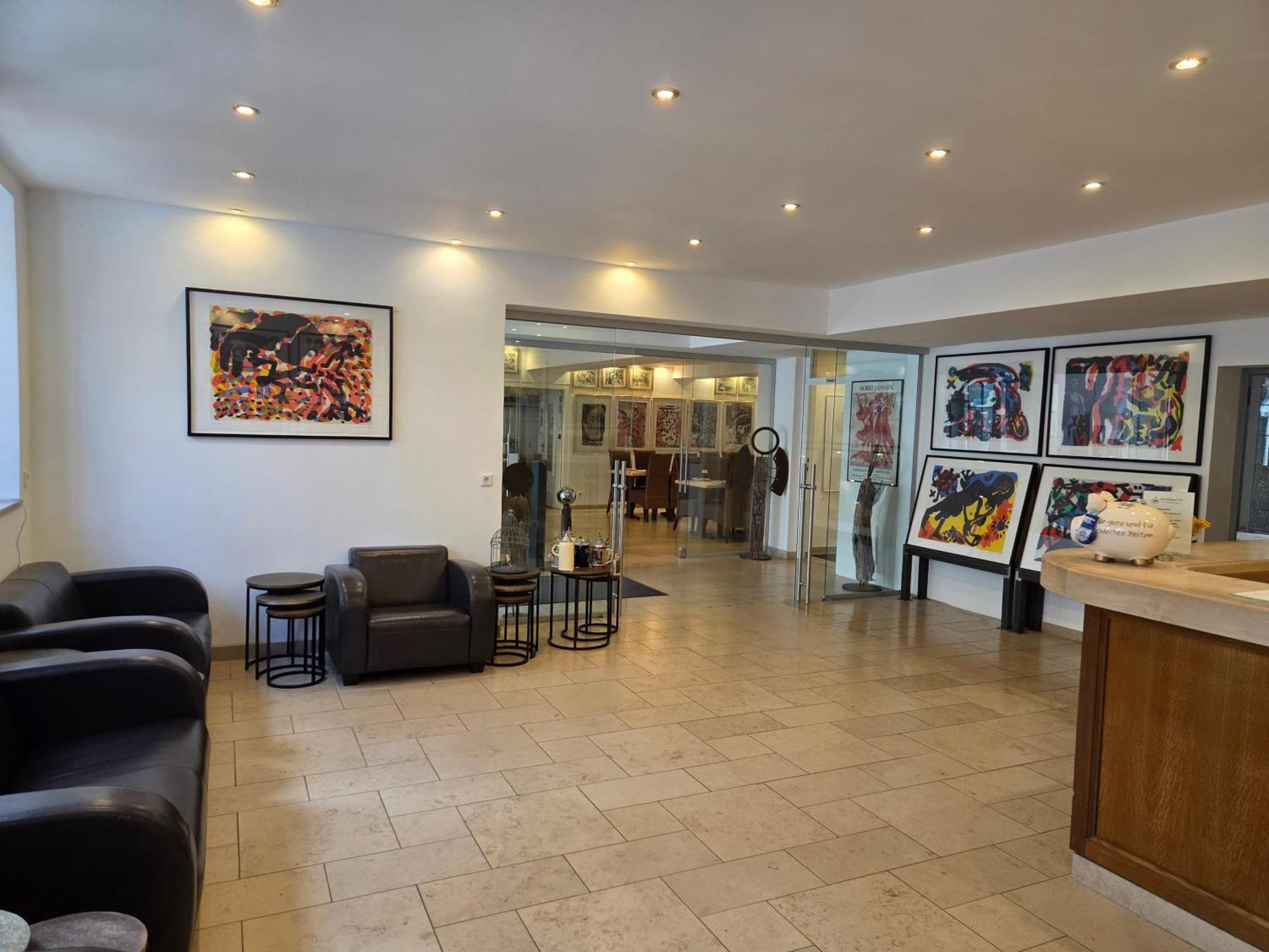 Hotel Garni "Am Ellinger Tor" Вайсенбург-ин-Байерн Экстерьер фото